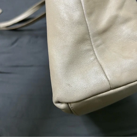 Coach Laura Signature Taupe Leather Tote Shoulder Bag Travel Casual Everyday Bag - Picture 12 of 16